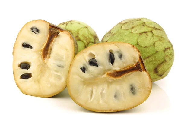 Fruta de chirimoya fresca (Annona cherimola ) —  Fotos de Stock
