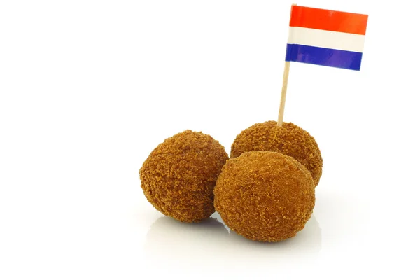 "bitterballen と呼ばれる実際の伝統的なオランダ スナック" — ストック写真