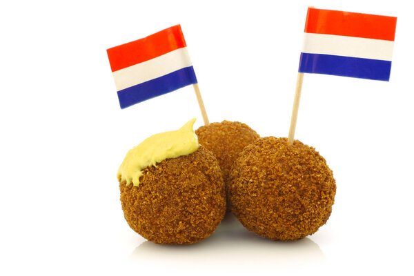 Настоящая традиционная голландская закуска под названием "горчица"
