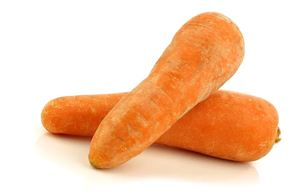 Two fresh whole winter carrots — Stock Photo, Image