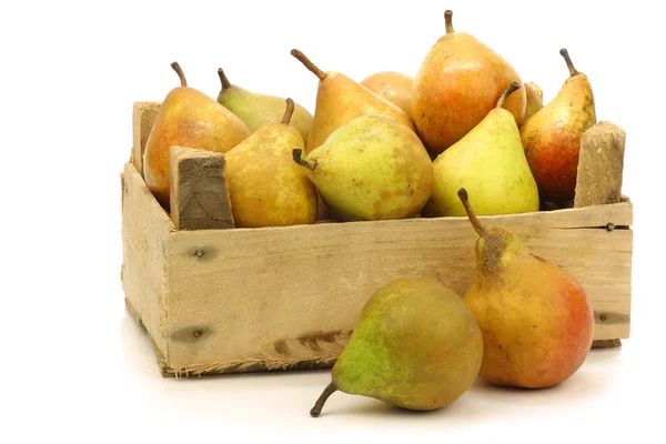 Cooking pears "Gieser Wildeman" in a wooden crate — Stock Photo, Image