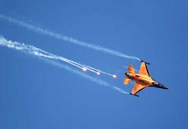 Hollandalı f-16 demo takım
