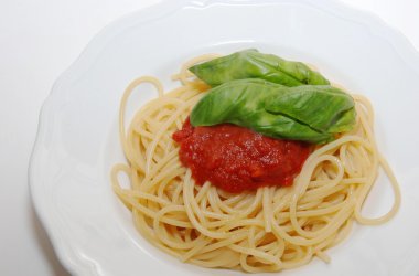 Domates soslu spagetti.