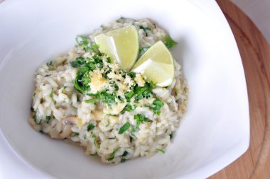 Risotto otlar ve limon ile