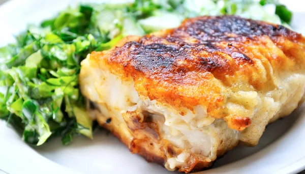 stock image Fried fish with vegetables