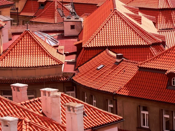 Kırmızı çatılar, prague, Çek Cumhuriyeti — Stok fotoğraf