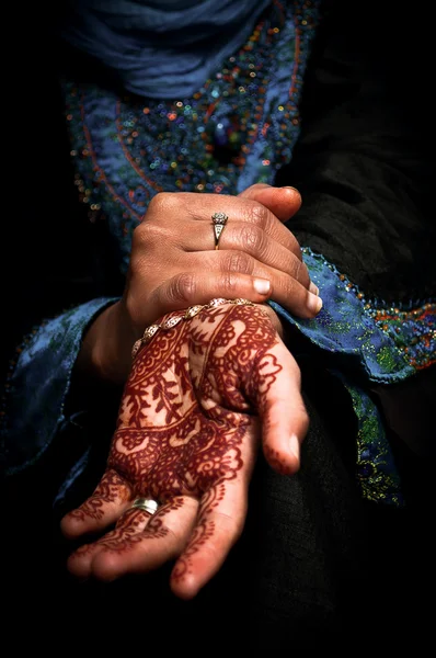 Mehendi, henna en la mano de la novia - Color 02 — Foto de Stock