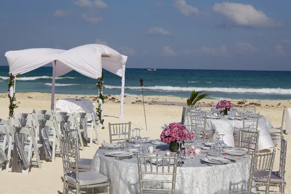 해변에서의 결혼식 — 스톡 사진