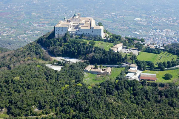 Letecký pohled na klášter montecassino. — Stock fotografie