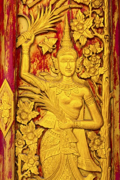 Native Thai style wood carving — Stock Photo, Image