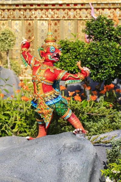 Garuda Tay edebiyat hayvan heykelleri. — Stok fotoğraf