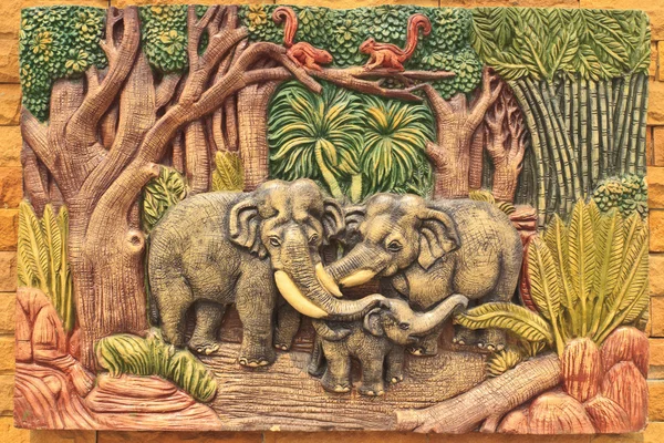 Elefant skulptörer. använda för att dekorera på väggen. — Stockfoto