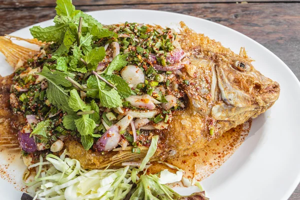 Thai food fried fish with spicy sauce. — Stock Photo, Image