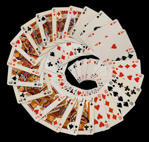 Jouer aux cartes sur fond noir — Photo