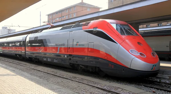 Treno Freccia Rossa — Foto Stock