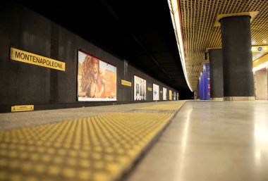 Milan metro istasyonu