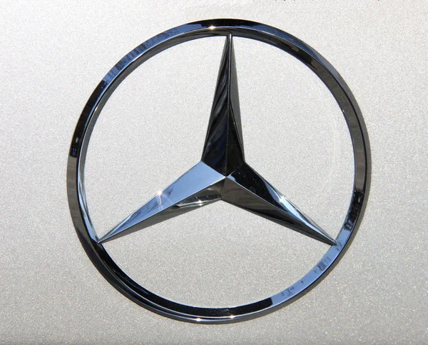 Símbolo Mercedes — Fotografia de Stock
