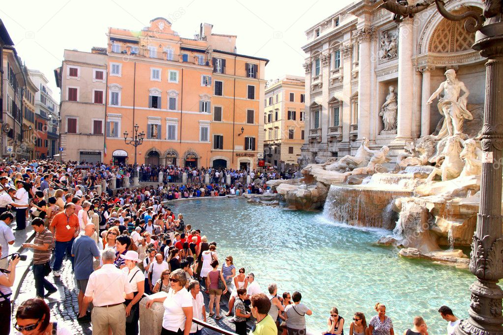 Trevi Fountain Square – Stock Editorial Photo © ValeStock #10603783