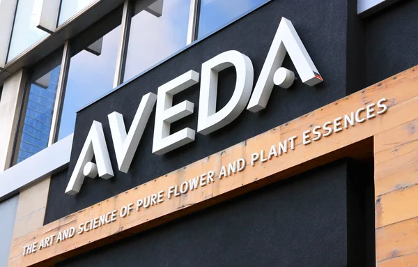 Знак магазина Aveda — стоковое фото