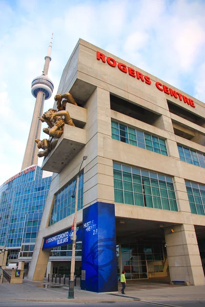 Rogers centrum i cn tower — Zdjęcie stockowe