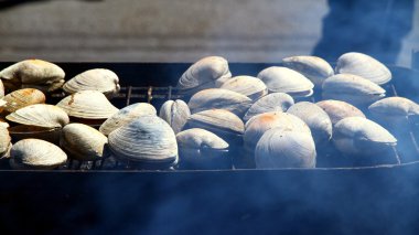 kabuklu deniz ürünleri üzerine Barbekü