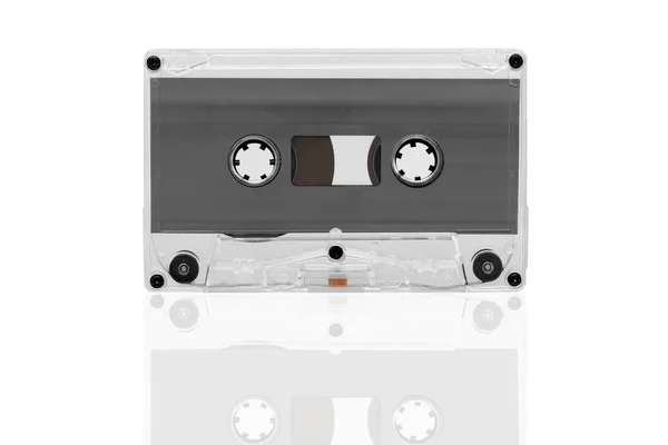 Stara kaseta magnetofonowa na białym tle, — Zdjęcie stockowe