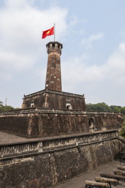 hanoi vietnam karyolası co veya bayrak kulede Millî yel uçar