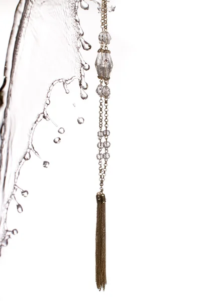 Gioielli, bracciale con spruzzi d'acqua — Foto Stock