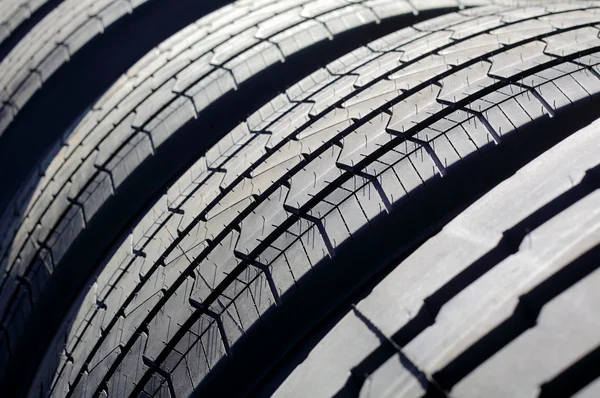 Nákladních pneumatik — Stock fotografie
