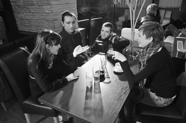 Freunde im Café — Stockfoto
