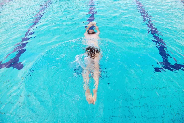 Swimming in pool — Stock Photo, Image