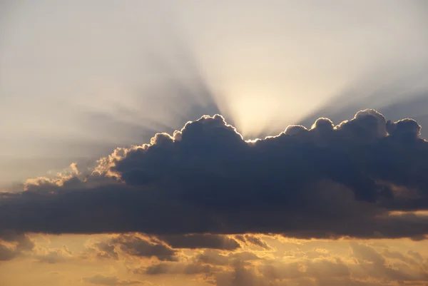 Cielo e nuvole serali — Foto Stock