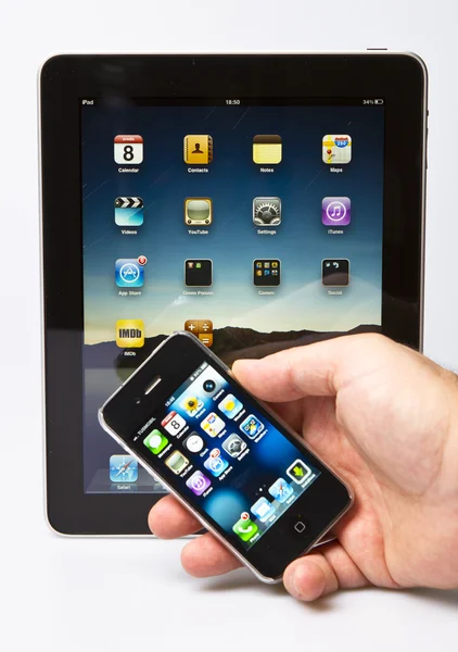 Apple ipad 2 y iPhone 4S — Foto de Stock