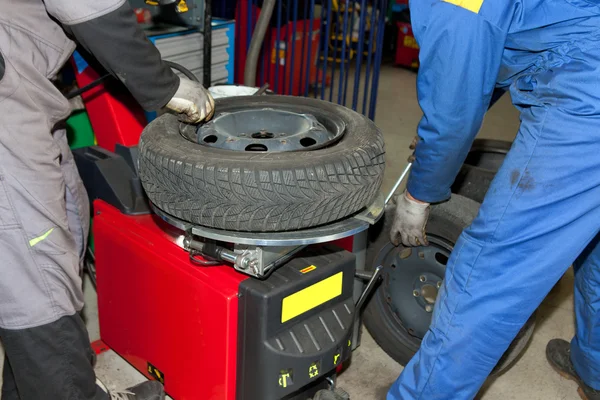 Cambiamento pneumatici — Foto Stock