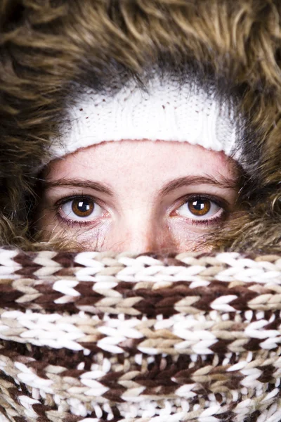 Perempuan dalam pakaian musim dingin — Stok Foto