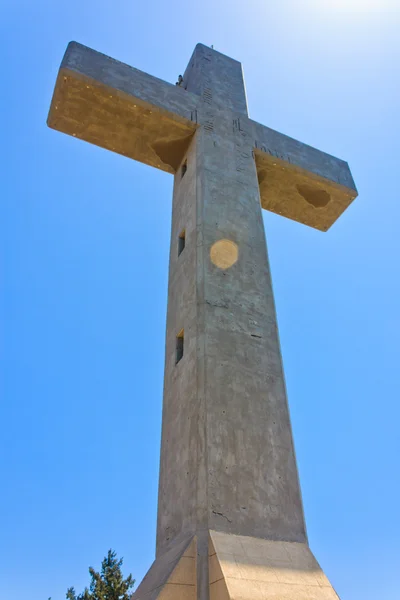 Edificio en forma de cruz — Foto de Stock