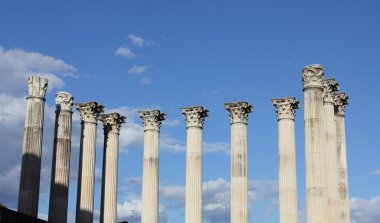 sütunları, antik bir Roma Tapınağı