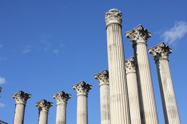 sütunları, antik bir Roma Tapınağı