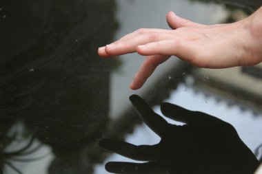 su dokunmadan el