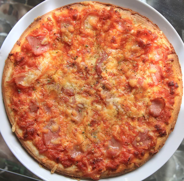 Pizza redonda . — Fotografia de Stock