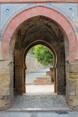 Granada'da alhambra bir şarap geçit