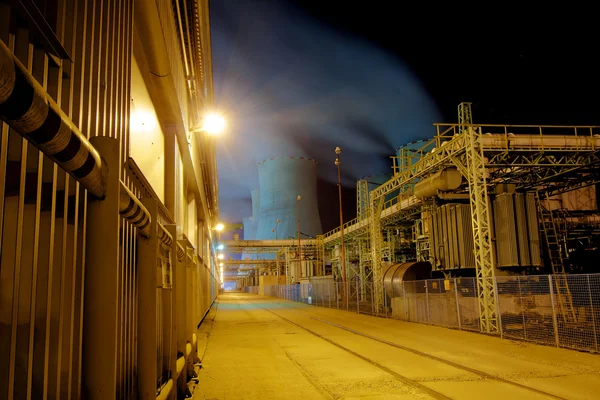 Central eléctrica por la noche - Pocerady — Foto de Stock