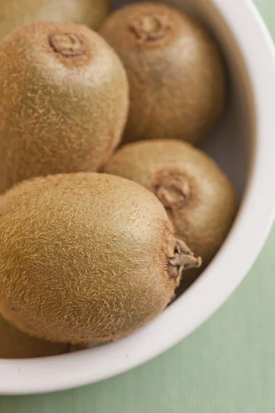 Kiwis in a bowl — Stock Photo, Image