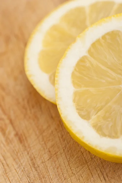 Sliced lemons — 图库照片