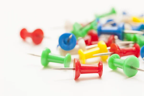 Kleurrijke push pins — Stockfoto