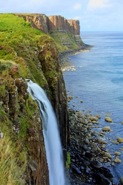 İskoç eteği kaya, Isle of skye, İskoçya düşer — Stok fotoğraf