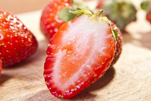 Nærkontakt med organisk jordbær – stockfoto