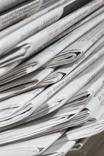 Stapel kranten en tijdschriften — Stockfoto