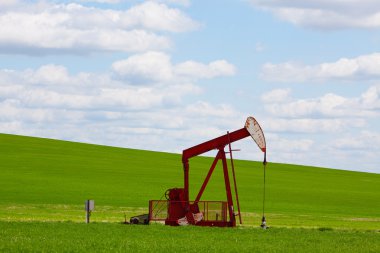 Red Pumpjack clipart
