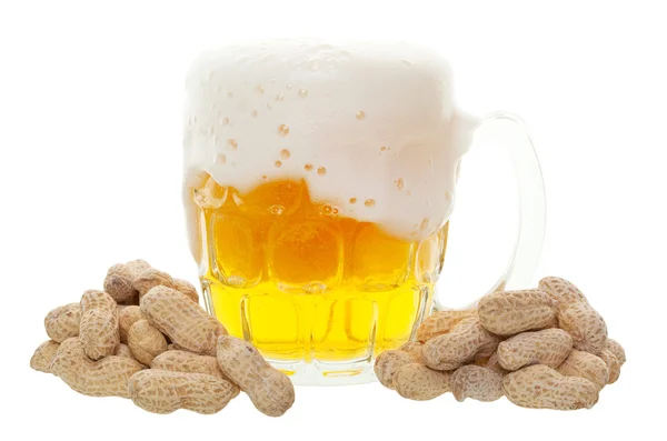 Пиво и арахис — стоковое фото